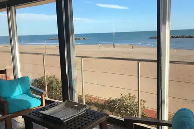 Image de Maison sur la plage face Ă la mer