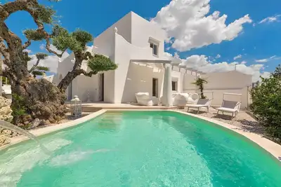 Image de 1201 Villa Adele. 1201 Villa Adele1201 Villa Adele1201 Villa Adele1201 Villa Adele1201 Villa. . .