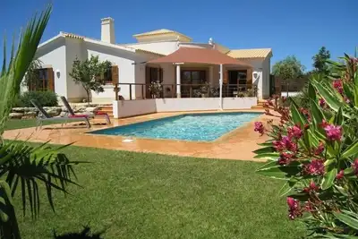 Image de Villa de luxe, enfants bienvenus, piscine dans une eco-villégiature