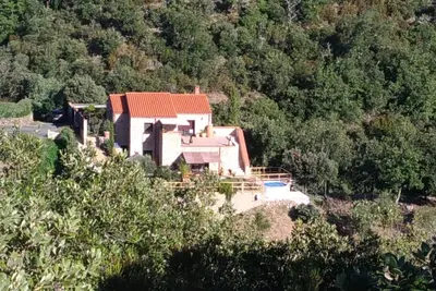 Image de Gite avec piscine de 2 chambres et 2 sdb avec vue mer et campagne