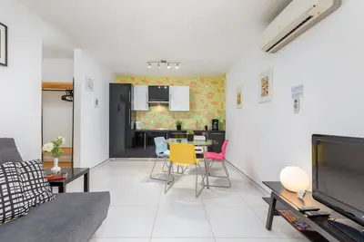 Image de Appartement pour 4 + 1 personnes, à 150 m de la plage, avec vue mer -