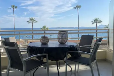 Image de Juan Les Pins Grand Studio Front de mer 4 Personnes