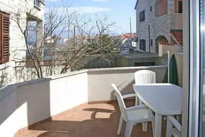 Image de Appartement de deux chambres prés de la plage Postira, Brac (A-14902-a)