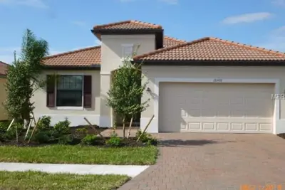 Image de Nouveau Gated Home Gated Community