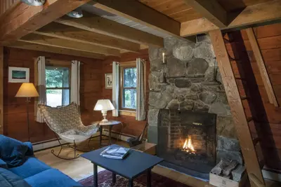 Image de Stetson Hollow Cabin By Stetson Brook