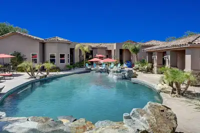 Image de Propriété de luxe, magnifique piscine et spa, grande cascade, 5000 m² ft Accueil