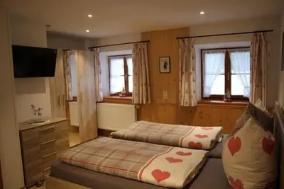Image de Ferienwohnung \"Herzklopfen\" (75qm) 1 Schlafzimmer, 1 Wohnzimmer, 1 Badezimmer, separates Wc, Balkon, Wlan, max. 3 Pers.