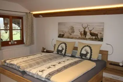 Image de Ferienwohnung \"Platzhirsch\" (50qm) 1 Schlafzimmer, 1 Wohnzimmer, Balkon, Wlan, max. 2 Pers.
