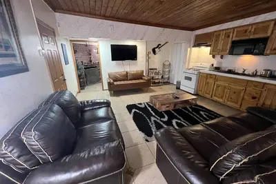 Image de Appartement Spacieux Chambre Tres Proche De Venice Beach avec laveuse / sécheuse