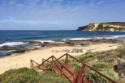 Image de Betsea Cottage avec vue sur l'île - Bienvenue dans votre refuge sauvage et venteux.