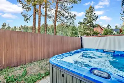 Image de * Fawnksin Duplex Retreat ~ Salle de jeux ~ Jacuzzi ~