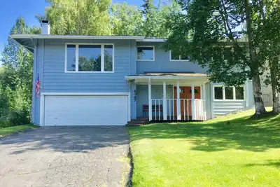 Image de Charmant, lumineux, maison familiale w / attaché spacieux garage 2 voitures