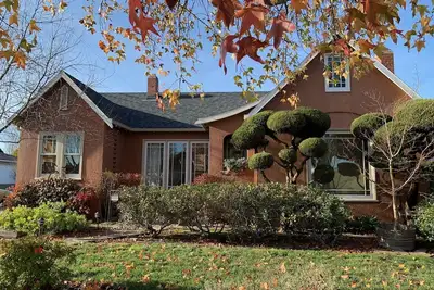 Image de Maison du centre-ville de Petaluma, proche du pays du vin, de la côte, de San Francisco