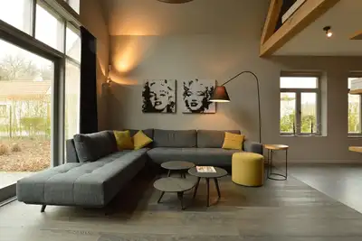 Image de Maison à Aalter avec grand jardin dans un environnement boisé