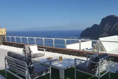 Image de Luxueuse villa spacieuse avec vue imprenable sur la mer