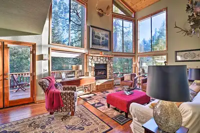 Image de Cozy Idyllwild Cabin w / Decks - À quelques pas de la randonnée!