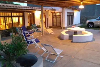 Image de Maison confortable avec grande terrasse et jardin très proche de la mer