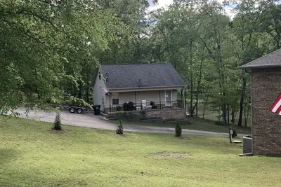 Image de Royal Cottage on Lake Hamilton with Boat Ramp (Pet Friendly) Sat Tv et Wifi