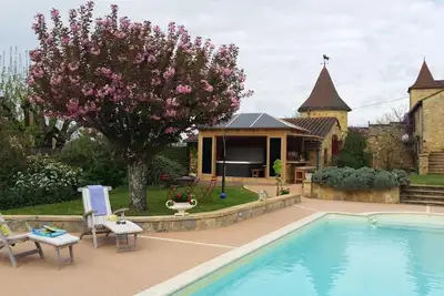 Image de Maison de charme classée 4* avec jacuzzi et piscine chauffée Proche de Sarlat