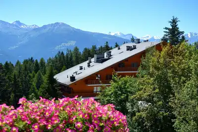 Image de Studio calme et central au dernier étage avec une vue fantastique