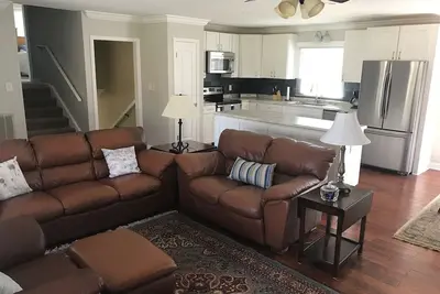 Image de Maison récemment rénovée de 4 chambres à coucher située au centre