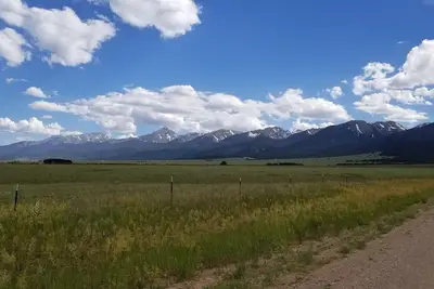 Image de Retraite tranquille avec accès privé à la forêt nationale, étang et ruisseau