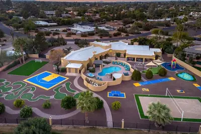 Image de ******* Nouveau Luxury 5 Star Celebrity Estate *******