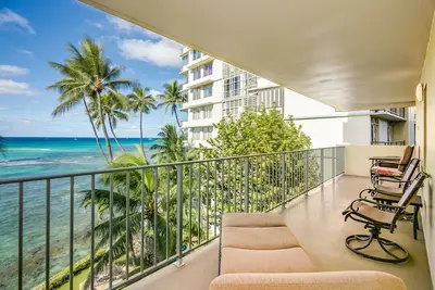 Image de Spacieux Condo 2 chambres en bord de mer avec cuisine complète et 'Wrap around' Lanai