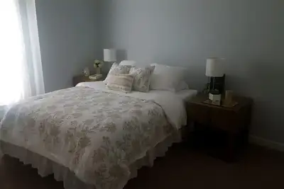 Image de Location Masters, à 10 minutes du cours. Maison neuve, stationnement facile.