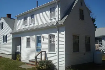 Image de Quaint Cottage 2 minutes à pied de Footbridge Beach, taux de printemps et d'automne
