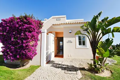 Image de Appartement confortable de 2 chambres avec jardin au sud