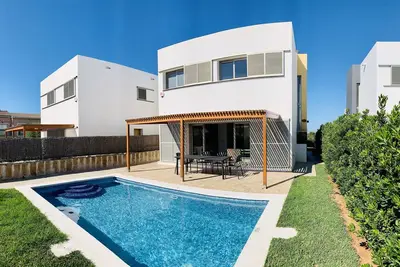 Image de Incroyable maison familiale avec piscine privée. Proche des plages du Sud préservées