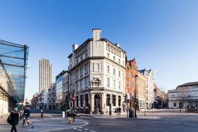 Image de Charmant appartement à quelques minutes à pied de la cathédrale Saint-Paul!