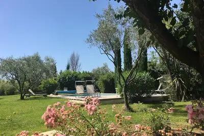 Image de Charmante maison avec Piscine chauffée au calme, Lac, mer, golf