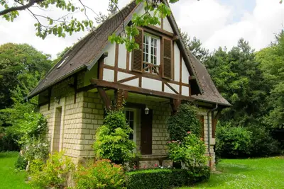 Image de Gîte des 3 chênes : Nichée dans une clairière en plein parc régional du Vexin