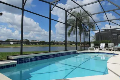 Image de Vue sur le lac - piscine privée avec exposition sud WiFi gratuit