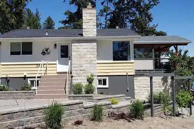 Image de The Orchard House - 3 chambres 2 salle de bains avec vue imprenable sur le lac et la montagne.