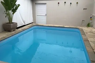 Image de Petite maison à Itaguá, avec piscine et climatisation, peut accueillir jusqu'à 7 personnes