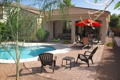 Image de Votre oasis de jardin vous attend. . . , une belle maison dans une communauté primée