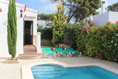 Image de Villa avec piscine privée et Super barbecue