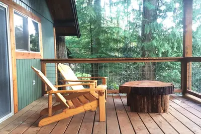 Image de Chalet de Charme A-Frame Avec spectaculaire Cascade Mountain Views! ! !