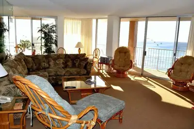 Image de Wraparound Lanai - Direct Oceanfront View, 6 couchages, nouvelle climatisation, parking gratuit / Wifi