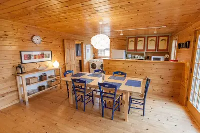 Image de Maison fantastique dans le Grand Marais! Distance de marche du centre-ville!