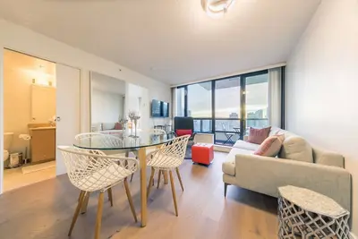 Image de D11 - meublées avec goût une chambre à Yaletown