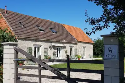 Image de Belle grange du 18ème siècle reconvertie au coeur de la région du Débarquement.