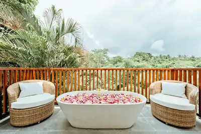 Image de Villa de luxe avec vue sur la rivière et la jungle - Indah 4