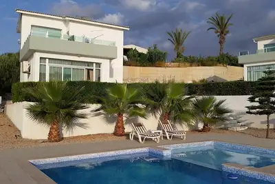 Image de Village Localisation avec vue imprenable sur la mer / piscine, à 3 minutes à pied de restaurants