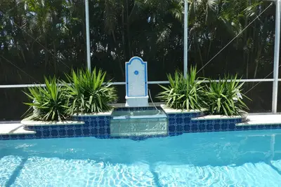 Image de Belle villa avec grande piscine chauffée avec un jardin tropical, face au sud