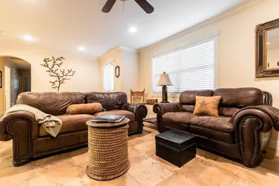 Image de Hébergement à la campagne pittoresque juste assez loin de la ville! !