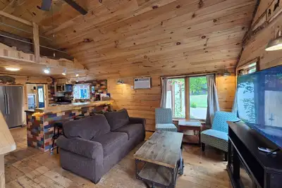 Image de Distance de vue de la plage du lac Supérieur, de la rivière Autrain, près des rochers illustrés